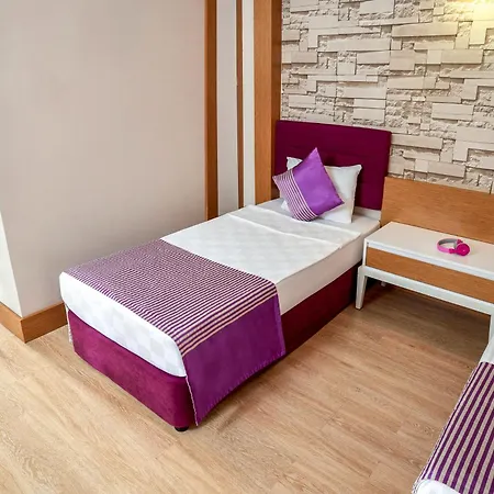 Otel Tui Magic Life Jacaranda Side