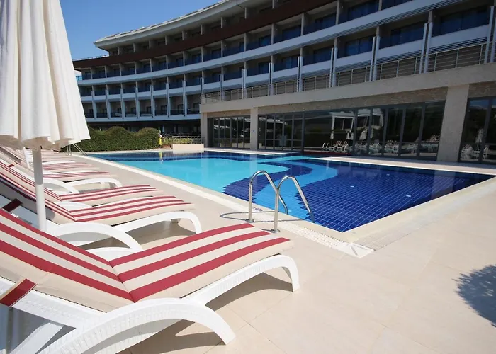 Tui Magic Life Jacaranda 5* Side