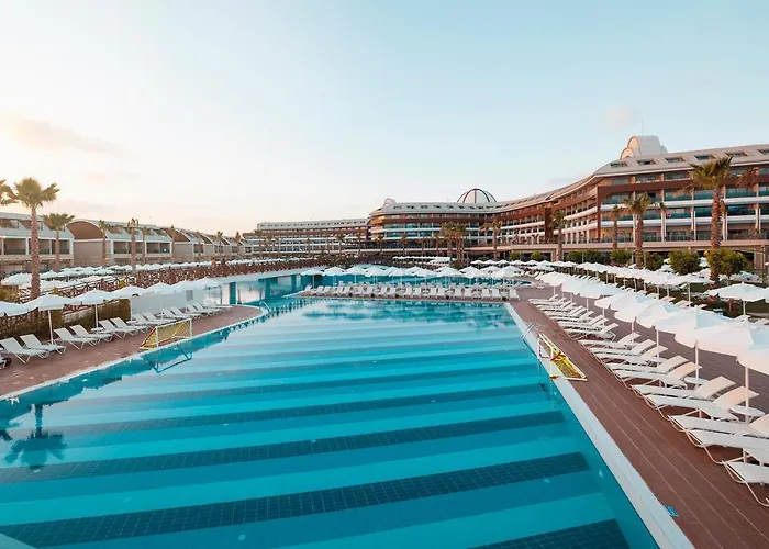 Tui Magic Life Jacaranda Hotel Side