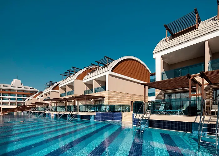 Tui Magic Life Jacaranda 5* Side