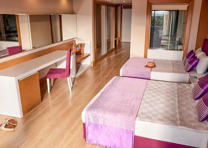 Tui Magic Life Jacaranda Hotel Side