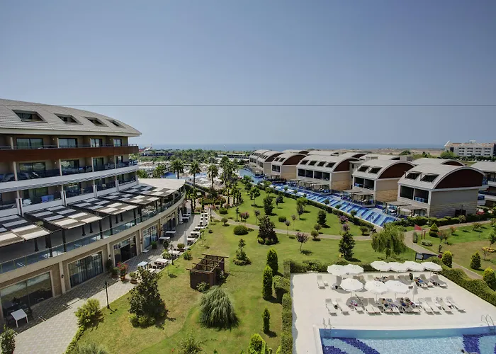 Tui Magic Life Jacaranda 5* Side