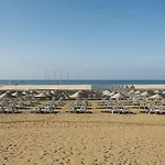 Tui Magic Life Jacaranda 5* Side