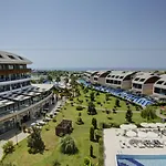 Tui Magic Life Jacaranda 5* Side
