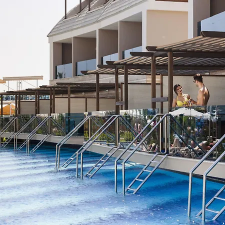 Tui Magic Life Jacaranda Side