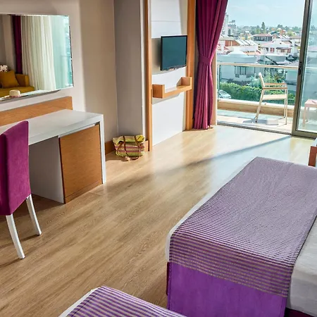 Tui Magic Life Jacaranda מלון